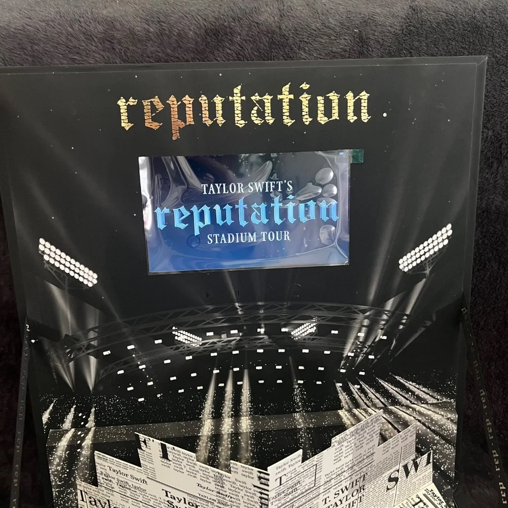 Reputation Tour VIP Box Taylor Swift Reputation Box Video Plays - Picture 13 of 14